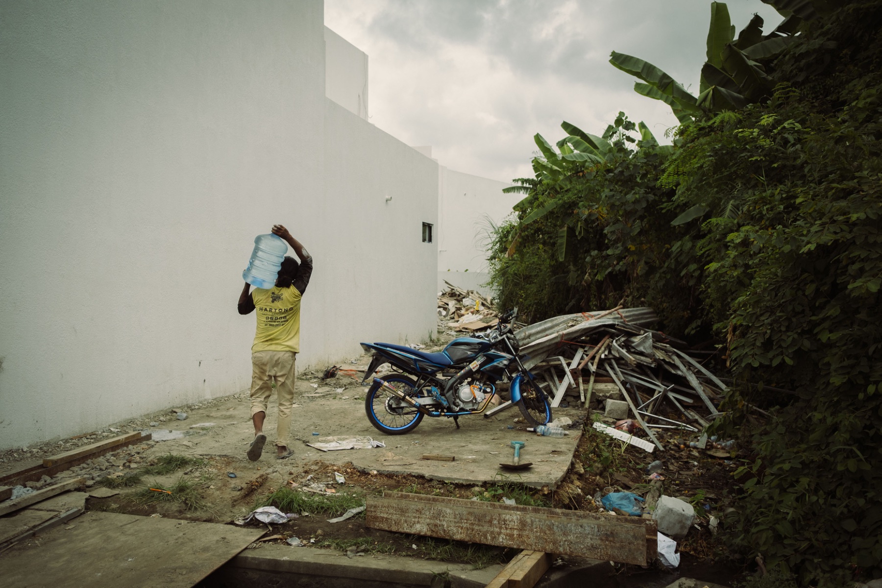 Abroad — photo 7 of 21